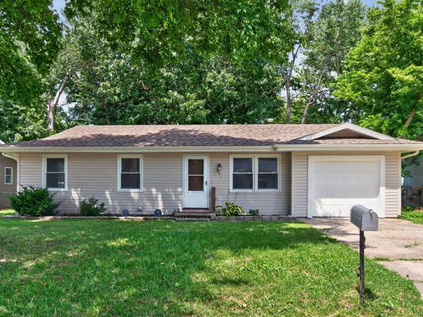 201 S Meadowview Avenue , Springfield, MO 65802