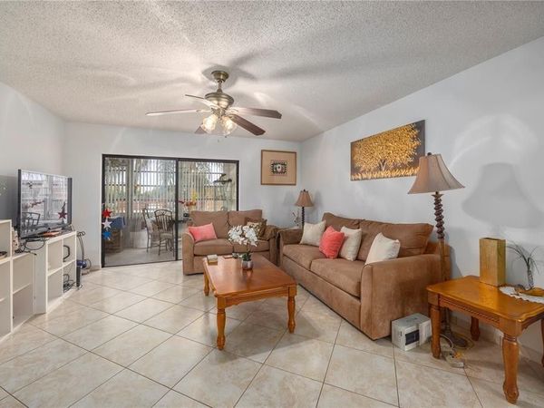 3990 NW 42nd Avenue, Unit 311, Lauderdale Lakes, FL 33319