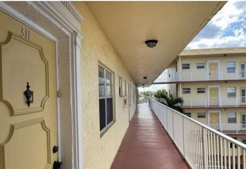 3990 NW 42nd Avenue, Unit 311, Lauderdale Lakes, FL 33319 Photo