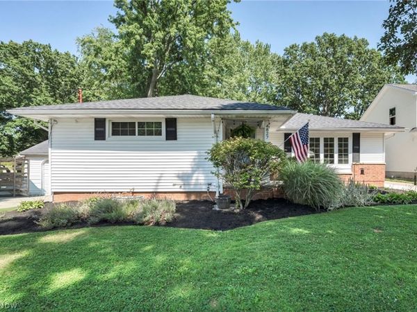 4827 Maple Street , Willoughby, OH 44094