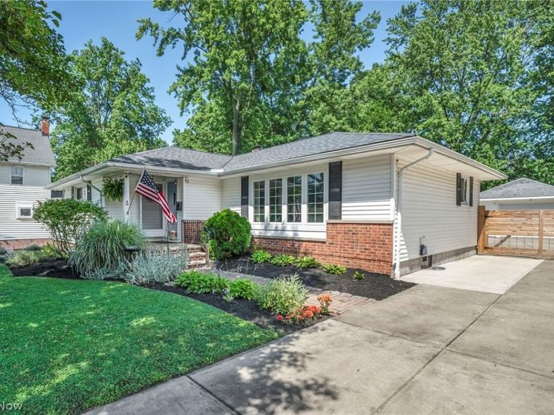 4827 Maple Street, Willoughby, OH 44094 Photo 2