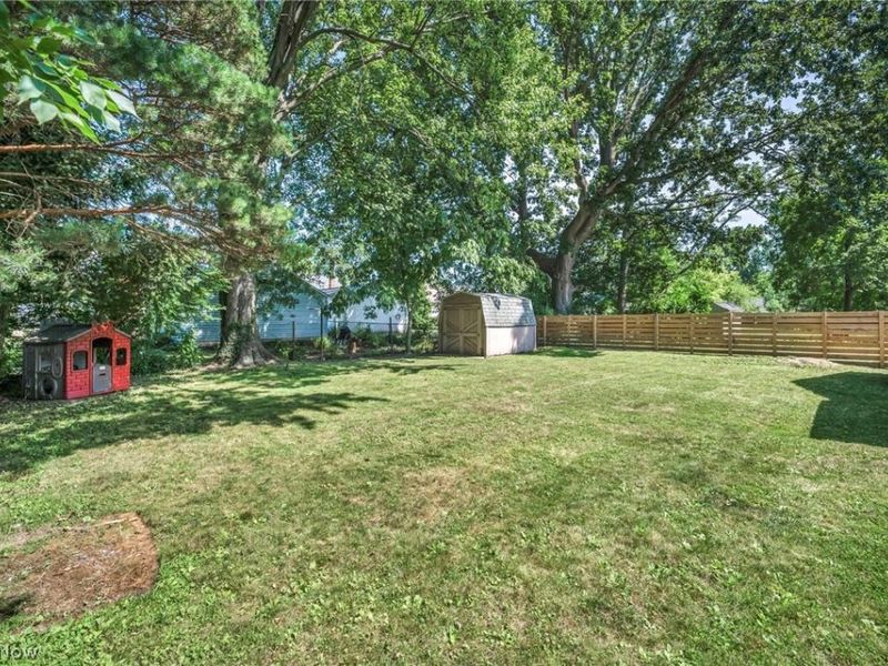 4827 Maple Street, Willoughby, OH 44094 Photo 9