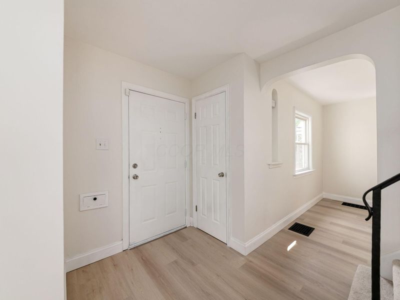 1736 E Frankfort Street , Columbus, OH 43206 Photo 6
