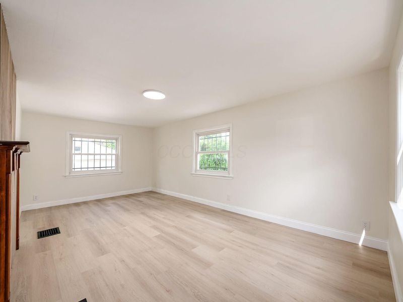 1736 E Frankfort Street , Columbus, OH 43206 Photo 9