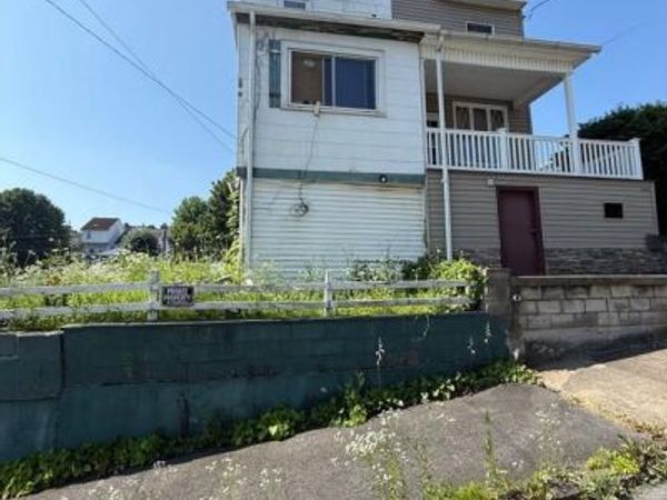 1000 W MULBERRY STREET , COAL TOWNSHIP, PA 17866