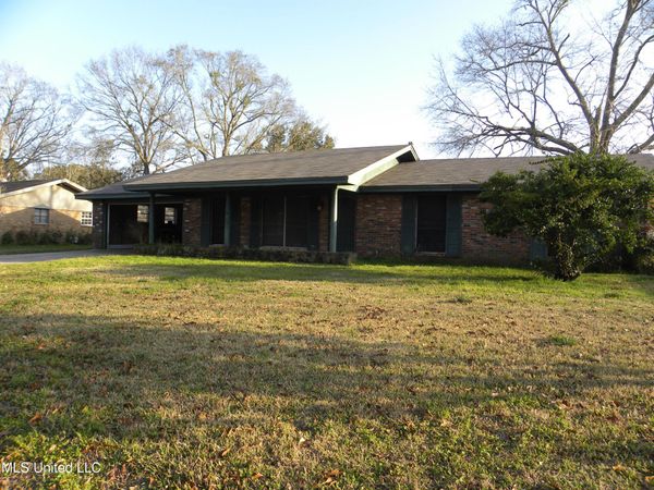 2507 Parkway Road, Biloxi, MS 39531