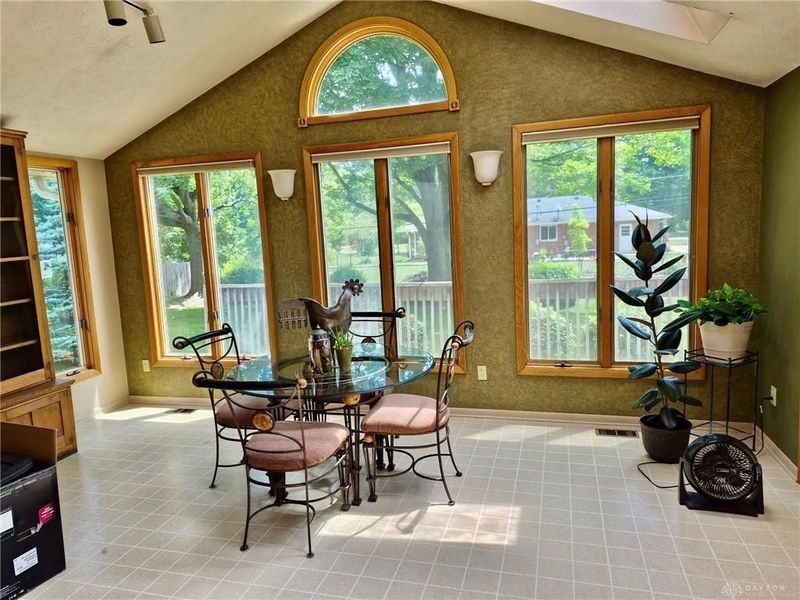 1072 Firewood Drive, Beavercreek, OH 45430 Photo 7