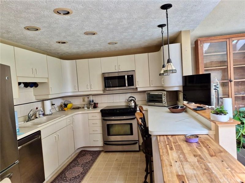 1072 Firewood Drive, Beavercreek, OH 45430 Photo 8
