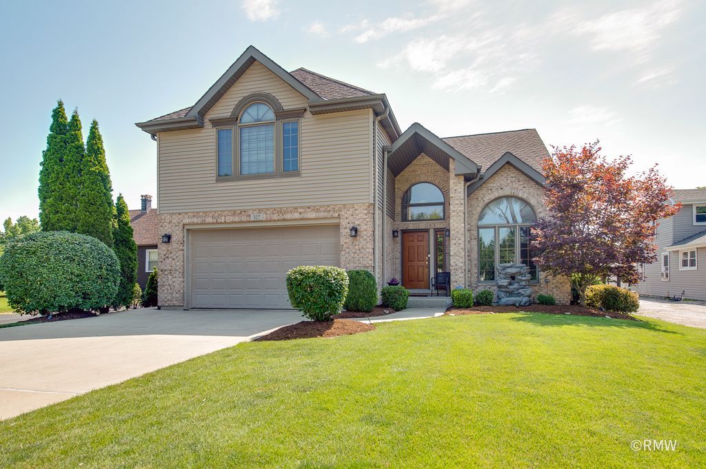 327 Miner Street , Bensenville, IL 60106