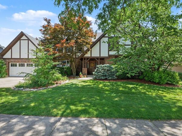 1659 Brittany Lane , Hoffman Estates, IL 60192