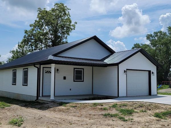 725 S Indiana Street, Bicknell, IN 47512