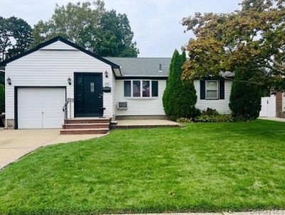 694 Blackstone Avenue East Meadow, NY 