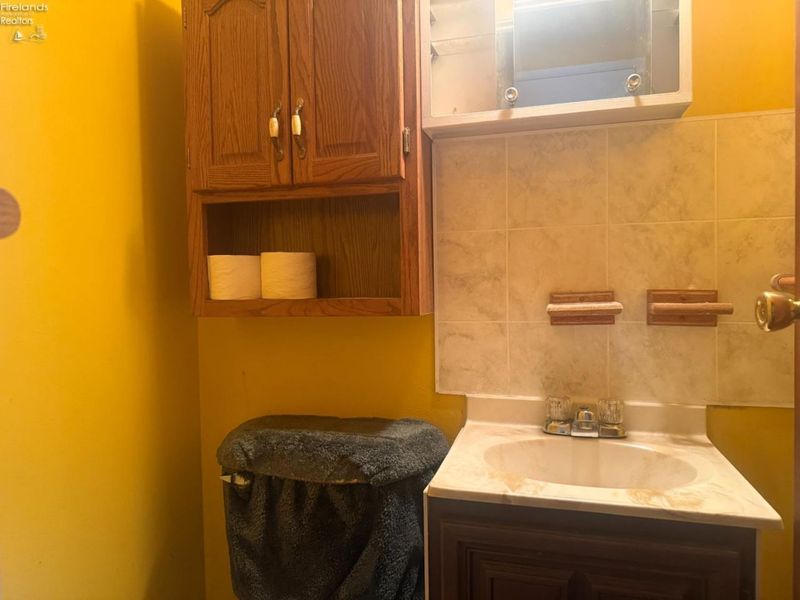 1716 Moore Street, Fremont, OH 43420 Photo 14