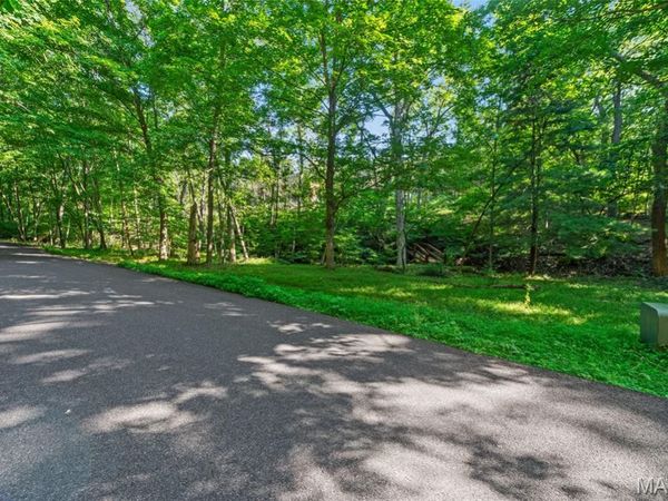 30 Rockwood Forest Valley , Eureka, MO 63025