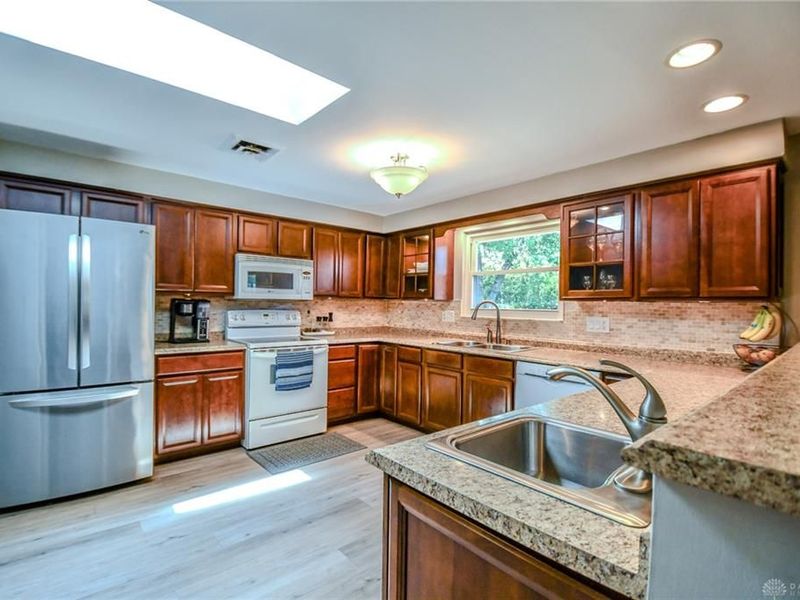 2517 Banyon Drive, Beavercreek, OH 45431 Photo 18