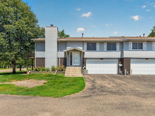 3915 Gershwin Avenue N, Oakdale, MN 55128