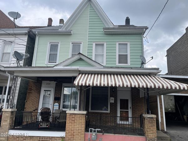 311 S MARKET Street, Mt. Carmel, PA 17851