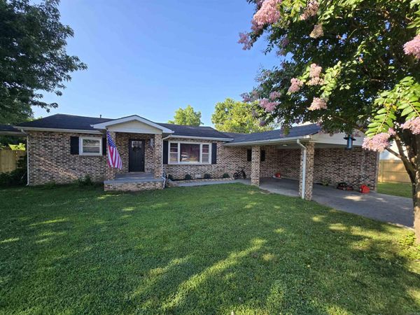 104 Alford Street , Flippin, AR 72634