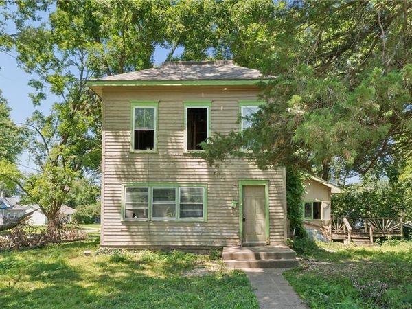 703 E 4th Street, Ottawa, KS 66067