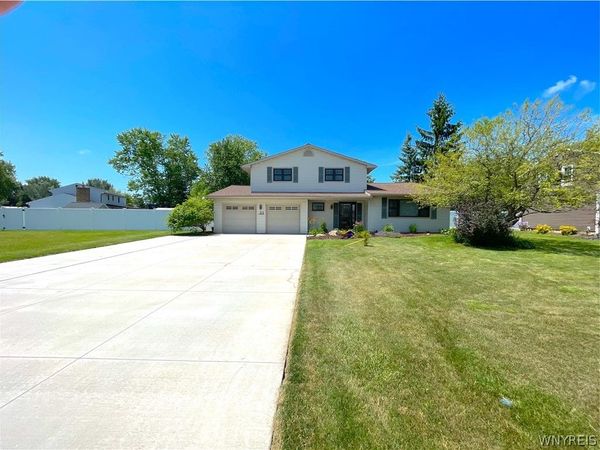 84 Regency Drive , Grand Island, NY 14072