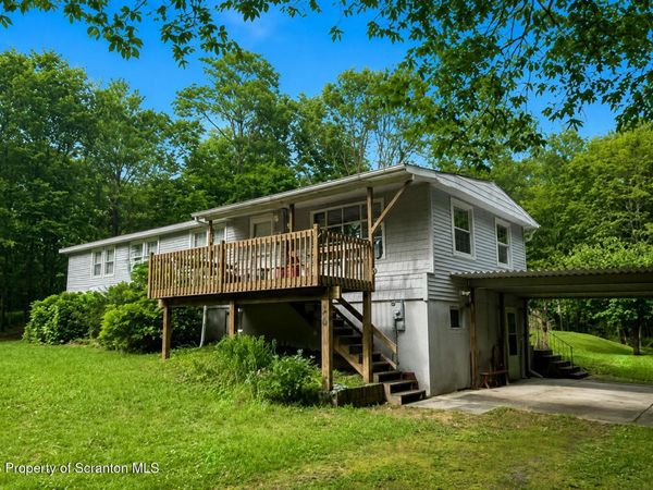 106 Marro Road , Canadensis, PA 18325