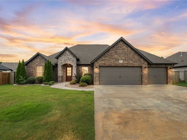 3003 SW Hazelnut Avenue, Bentonville, AR 72713