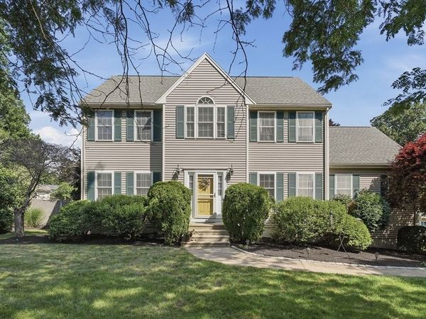 7 Zachary Lane, Franklin, MA 02038
