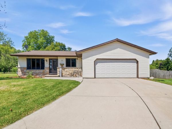 1488 DIVISION CIRCLE, Green Bay, WI 54303