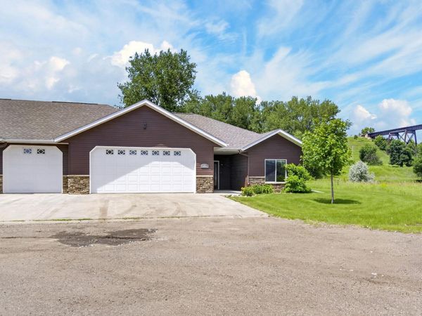 523 Legacy Lane, Valley City, ND 58072