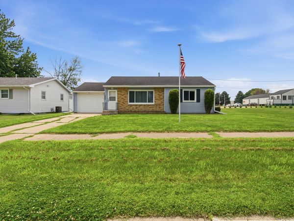 1027 Sioux Avenue, Fairmont, MN 56031