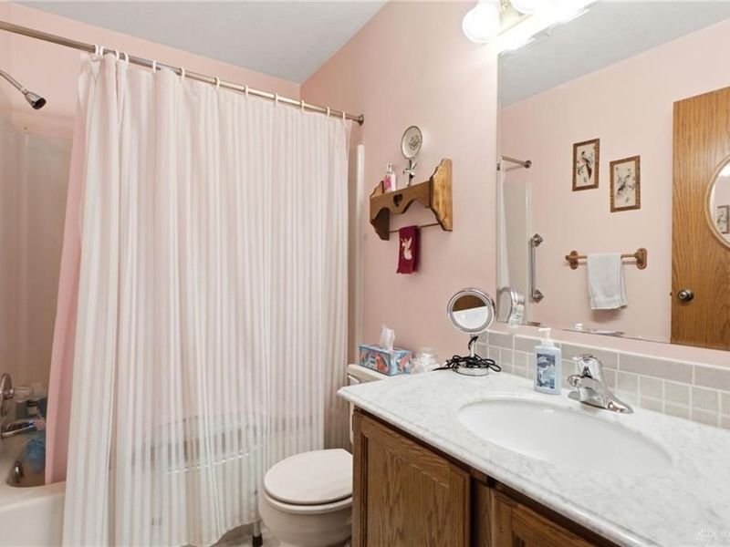 819 Spring Lake Circle, Enon Vlg, OH 45323 Photo 17