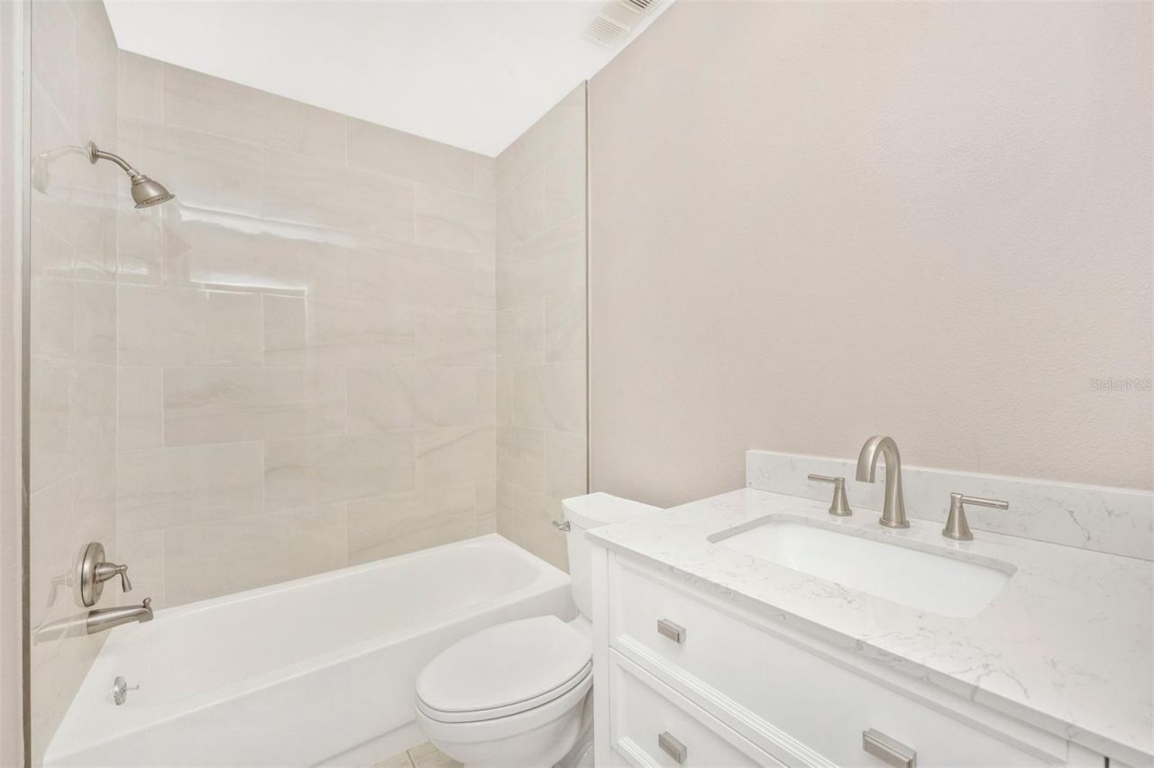 5178 Lake Village Drive, Unit 86, Sarasota, FL 34235 Photo