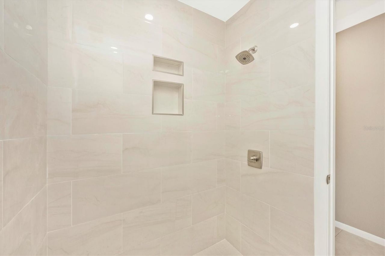 5178 Lake Village Drive, Unit 86, Sarasota, FL 34235 Photo