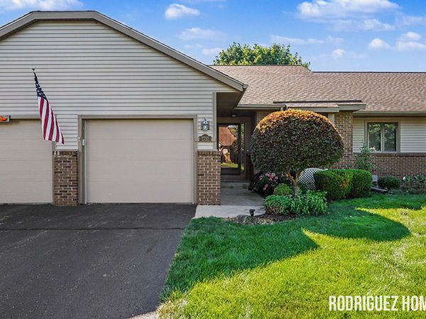 1731 Lakeview Drive, Zeeland, MI 49464