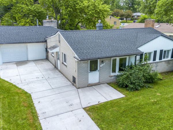 3168 Herbell Drive, Waterford, MI 48328