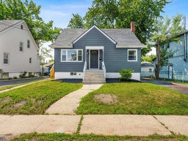 429 Wheatsheaf Rd, Roselle, NJ 07203