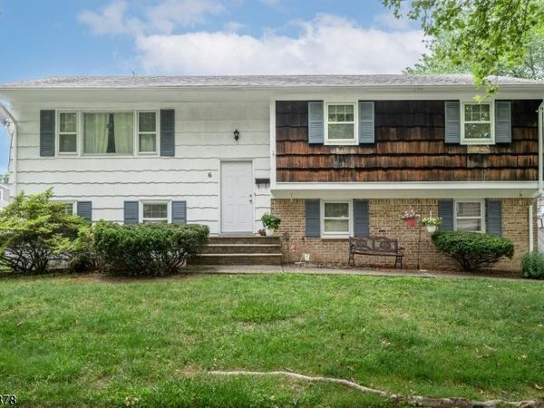 6 Ash Ln, Parsippany-Troy Hills, NJ 07034