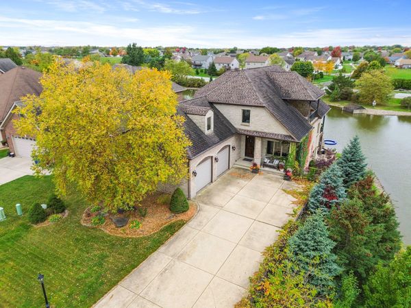 10380 Doubletree Drive S , Crown Point, IN 46307