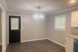 2104 New Hope Dr photo 4