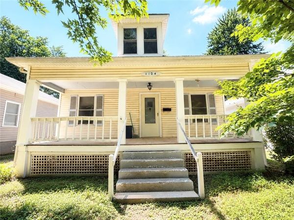 1104 S Sneed Avenue, Sedalia, MO 65301