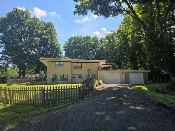 276 E Porters Bluff Rd , Clarksville, TN 37040