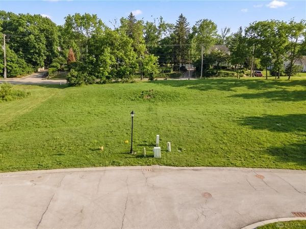 4031 Pointe Oakwood Dr, Oakwood, OH 45419