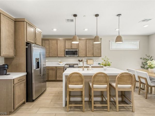 10449 Smokey Mariposa Avenue, Las Vegas, NV 89166