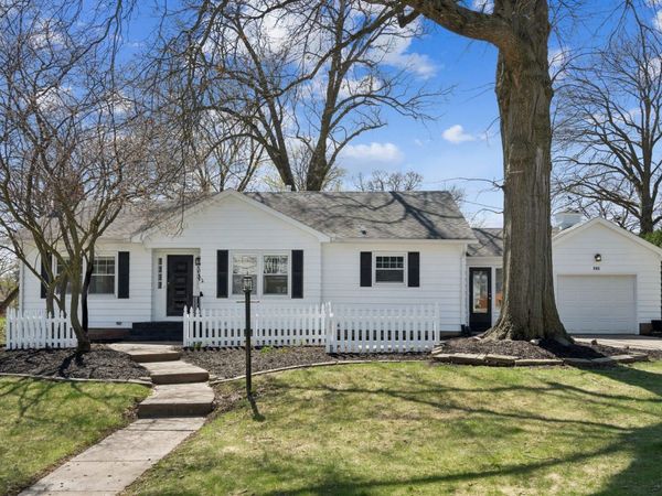 315 Crestline Drive , Bettendorf, IA 52722