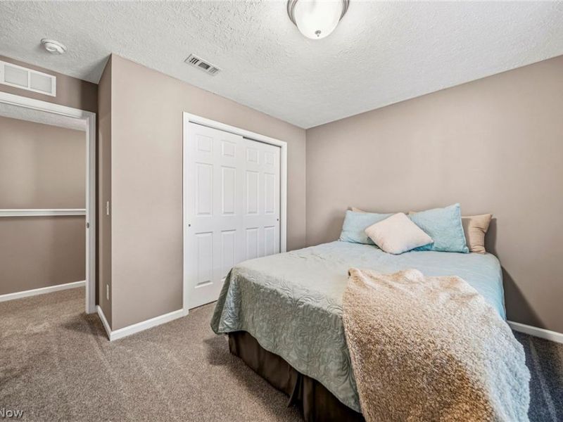 12169 Edgehill Oval, Strongsville, OH 44149 Photo 20