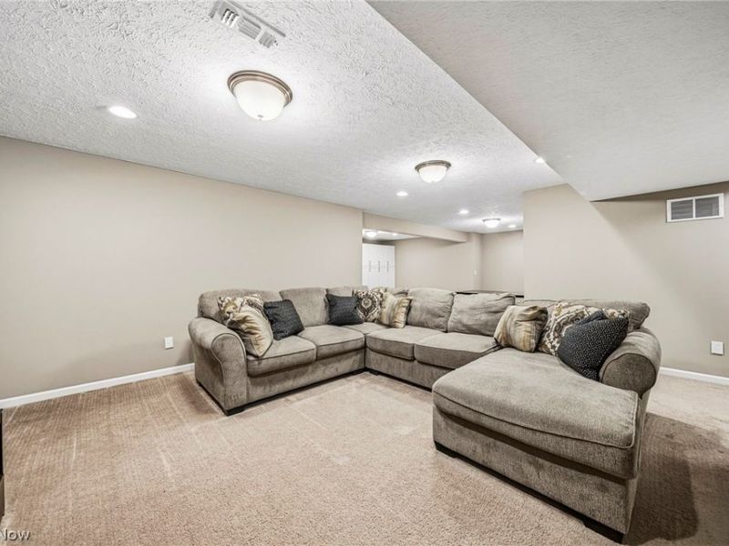 12169 Edgehill Oval, Strongsville, OH 44149 Photo 35