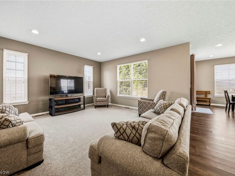12169 Edgehill Oval, Strongsville, OH 44149 Photo 8