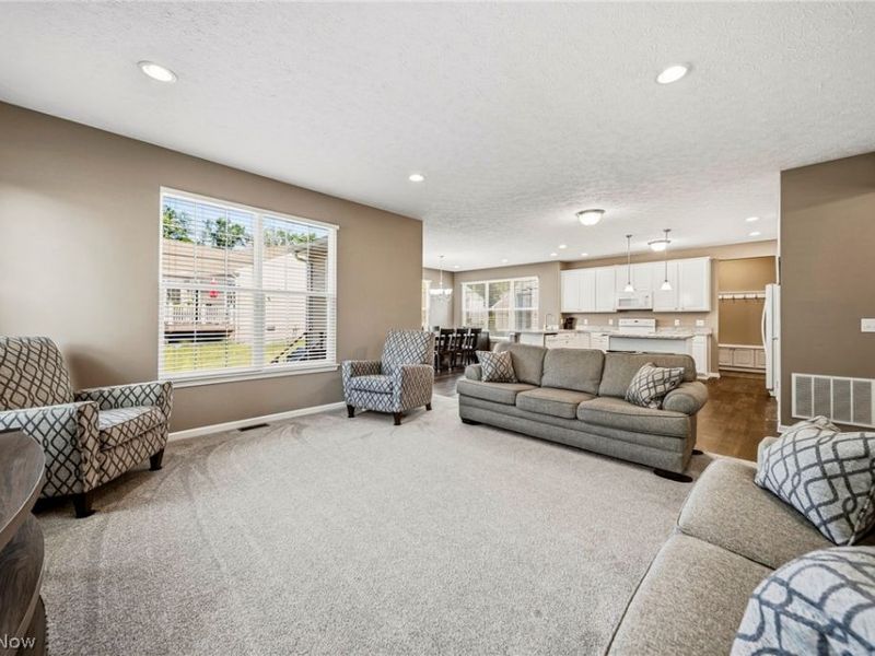 12169 Edgehill Oval, Strongsville, OH 44149 Photo 9