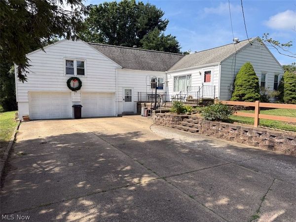 3815 Hazelbrook Street SW, Massillon, OH 44646