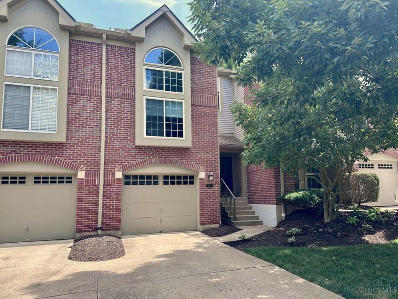 5072 Lord Alfred Court, Sharonville, OH 45241 Photo 1